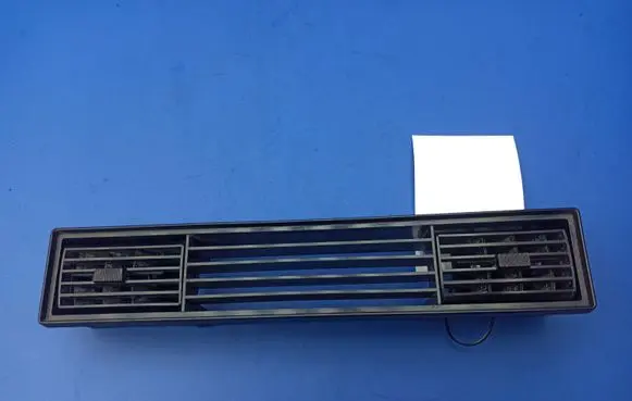 Jaguar XJS Dash center air vent grill