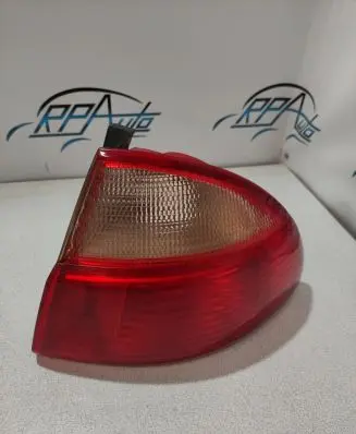Toyota Avensis T220 Rear/tail lights 034NAI