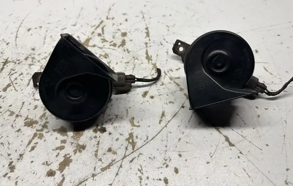 Volvo XC70 Horn signal 0055306