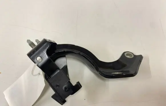 Tailgate/trunk/boot hinge