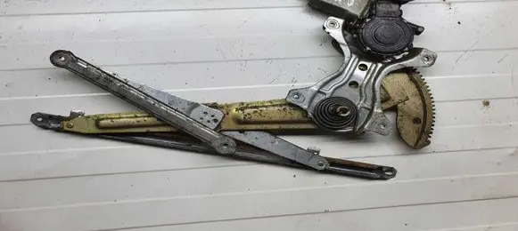 Toyota Avensis Verso Rear door window regulator with motor 8572044050 0620401641