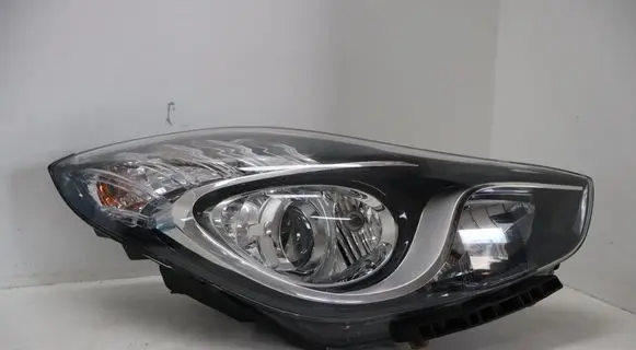Hyundai ix20 Headlight/headlamp 924021K0