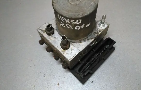 Toyota Corolla Verso E121 ABS Pump 0265950412 58830B0200 0265234222