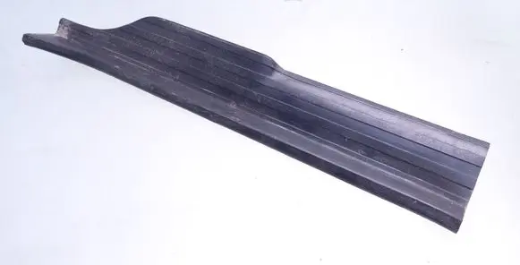 Volkswagen PASSAT B2 Rear sill trim cover 323853806