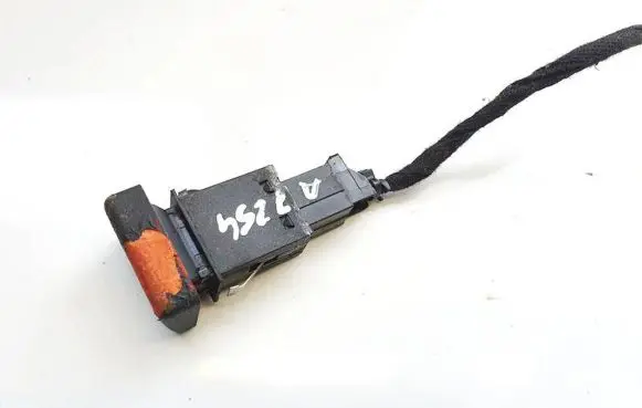 Audi A4 S4 B6 8E 8H Hazard light switch 8e0941509