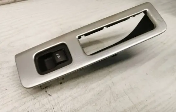 Volvo V50 Rear door handle trim 8663813 ESW467