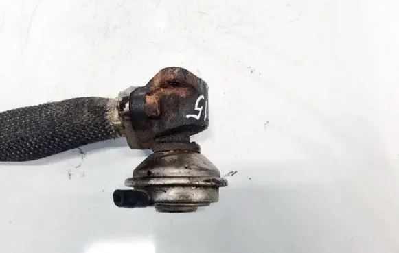 Audi A4 S4 B5 8D EGR valve 059131503 7.21675.05