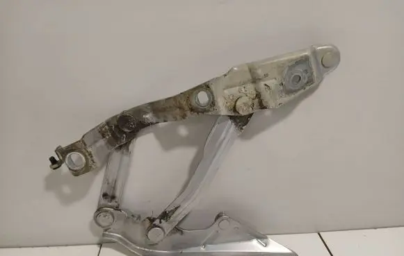 Audi TT Mk1 Engine bonnet/hood hinges 8N0823302