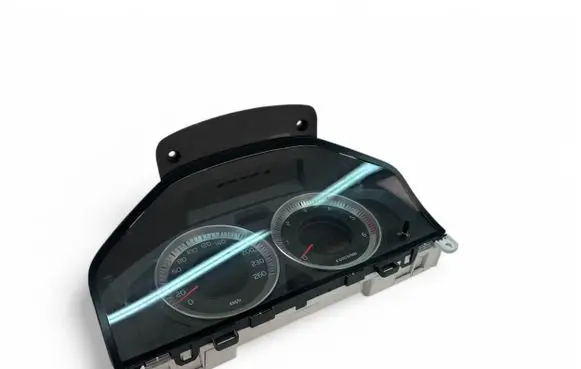 Volvo V70 Speedometer (instrument cluster) 31327582AA