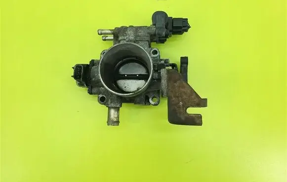 Toyota Avensis T250 Throttle body valve 222100D130
