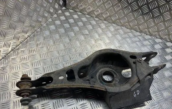 Toyota RAV 4 (XA50) Coil spring/strut mount 
