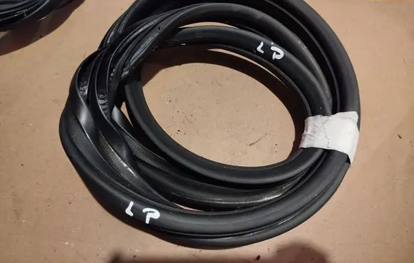 Alfa Romeo 159 Front door rubber seal 