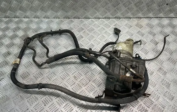 Opel Zafira B Power steering pump 13292554