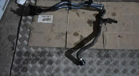 Porsche Taycan 9J1 Engine coolant pipe/hose
