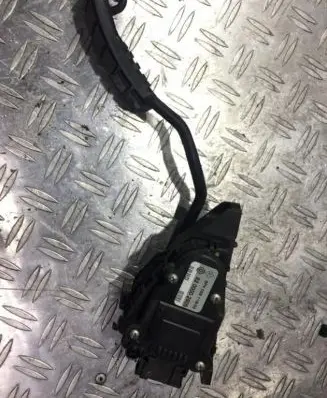 Renault Laguna II Accelerator throttle pedal 8200002905 6pv008119-02