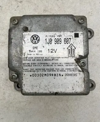 Volkswagen PASSAT B5 Airbag control unit/module 1J0909607 26980302 5WK4199