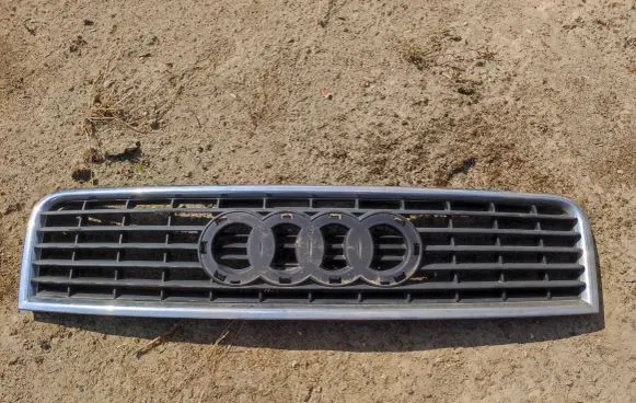 Audi A4 S4 B6 8E 8H Front bumper upper radiator grill 8E0853651
