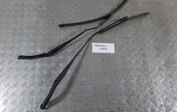 Renault Captur Front wiper blade arm 288812365