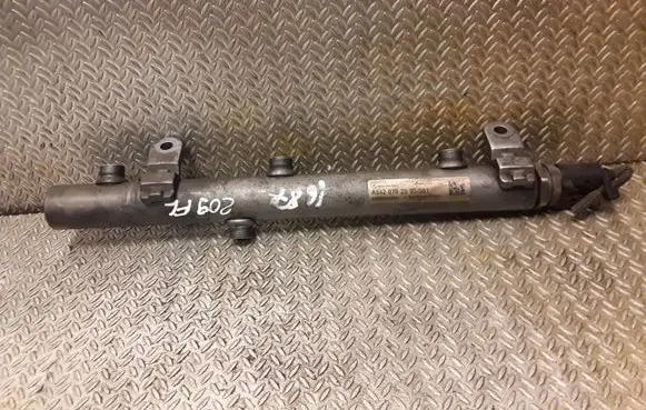Mercedes-Benz CLK A209 C209 Fuel main line pipe 6420702595 A6420702595