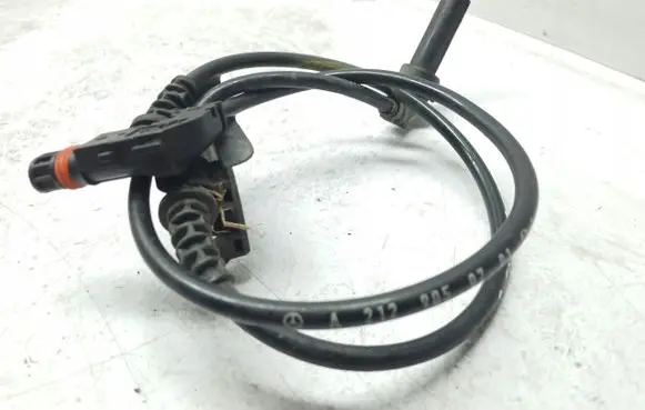 Mercedes-Benz E W212 ABS brake wheel speed sensor A2129050701