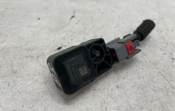 Opel Insignia B Airbag deployment crash/impact sensor 13593676
