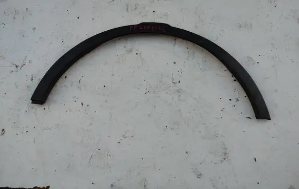 Land Rover Evoque I Front arch trim 