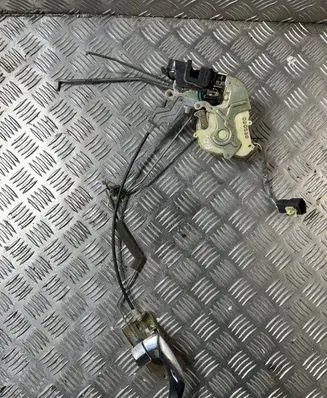 KIA Sorento Front door lock 020530
