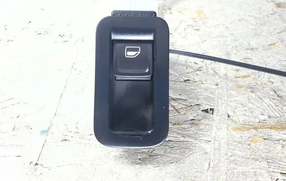 Volkswagen Golf VII Electric window control switch 5G0868345