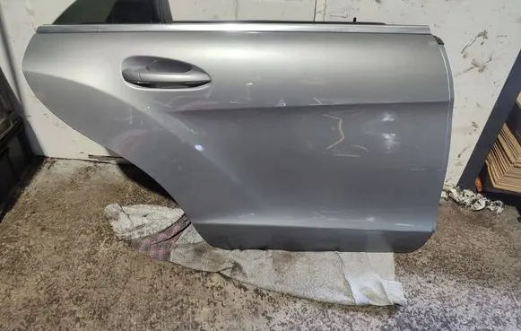 Mercedes-Benz CLS C218 X218 Rear door