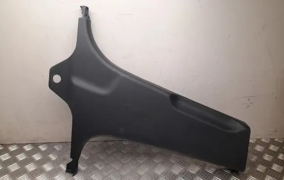 (B) pillar trim (bottom)