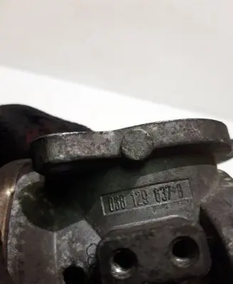 Volkswagen Polo EGR valve 038129637B