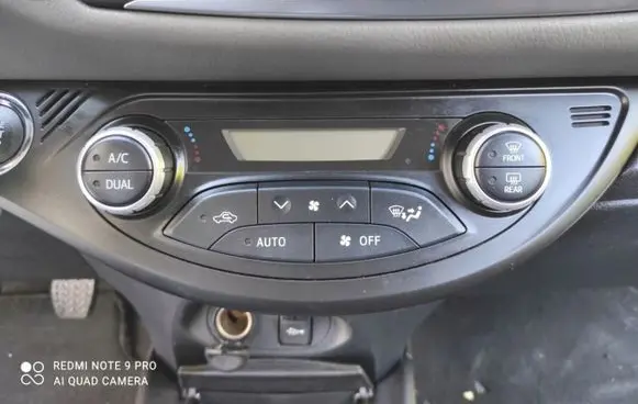 Toyota Yaris Climate control unit