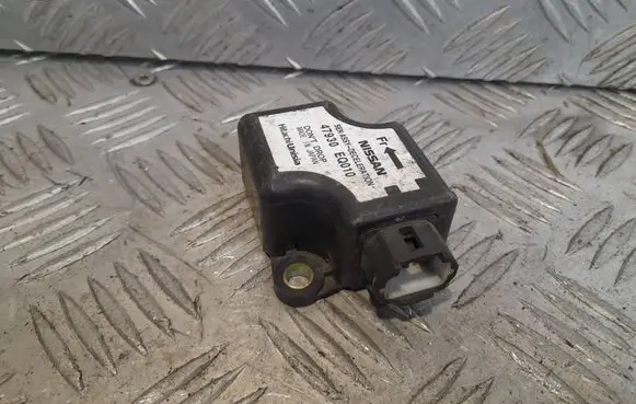 Nissan X-Trail T30 ESP acceleration yaw rate sensor 47930EQ010