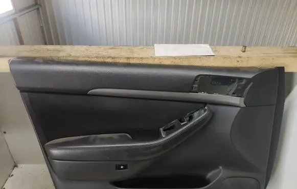 Toyota Avensis T250 Front door card panel trim