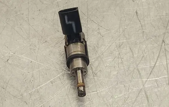 Audi A6 S6 C6 4F Fuel injector 06F906036A 036A 036E