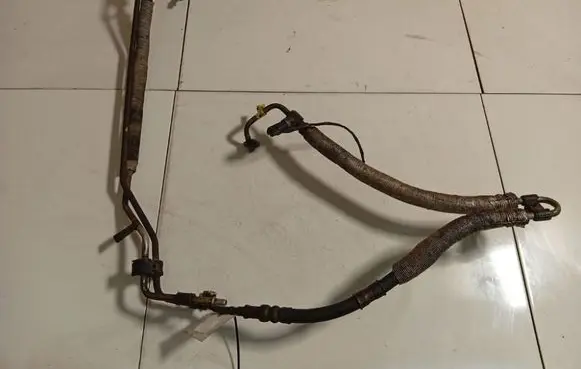 Ford Mondeo MK IV Power steering hose/pipe/line 
