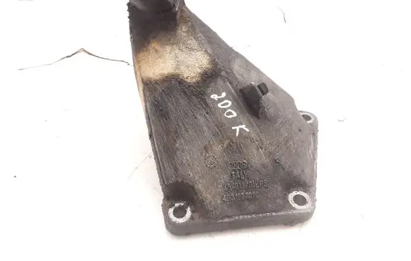 Audi A6 S6 C5 4B Engine mounting bracket 4B0199307C
