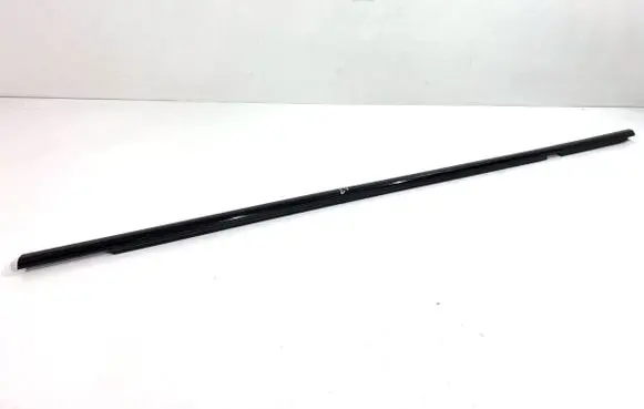 Renault Captur Front door windshield rail 