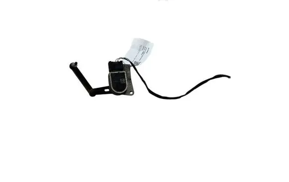 BMW M5 Rear air suspension level height sensor 6861351