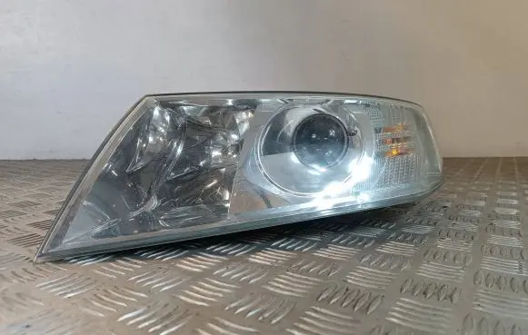 Skoda Octavia Mk2 (1Z) Headlight/headlamp ED107 AP5CZECH