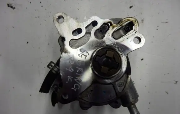 Chrysler Sebring (ST-22 - JR) Vacuum pump 1C3A4C6A88N136843