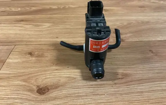 Hyundai Coupe Windscreen/windshield washer pump 