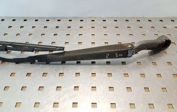 Hyundai Terracan Front wiper blade arm
