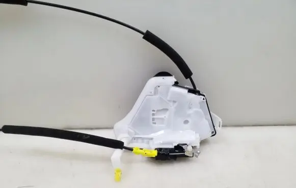 Nissan Juke II F16 Front door lock 805006PA1A