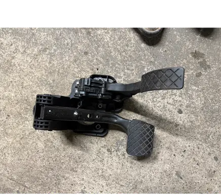 Volkswagen Polo V 6R Pedal assembly 6R1723058
