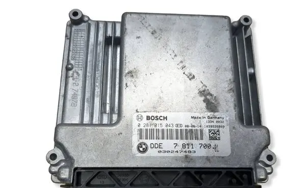 BMW 1 E81 E87 Engine control unit/module 0281015043 7811700 030247493