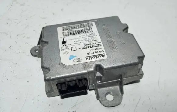 Renault Megane III Airbag control unit/module 610795700B 8200874486 610904700