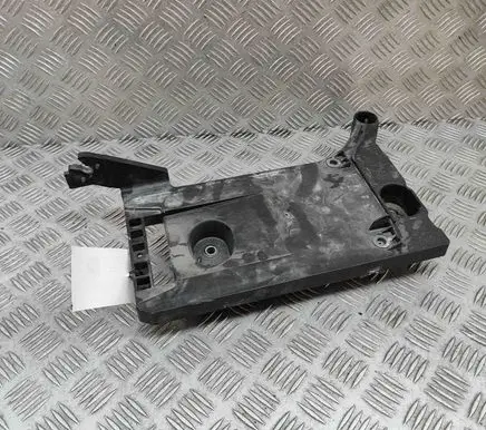 Volkswagen PASSAT B8 Battery box tray 3G0907509A