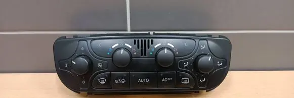 Mercedes-Benz C W203 Climate control unit A2098300085 9140010497