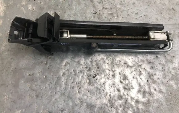 Volkswagen Tiguan Lift Jack 5N0011031A